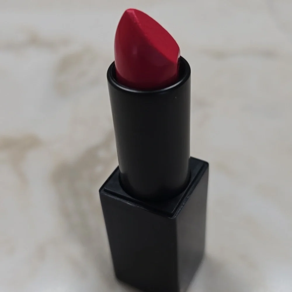 NWOB Nars Annabella Lipstick